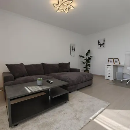 Bliss Place, Komfort Mit 2 Zimmern Und Balkon In Toplage * Magdeburgo