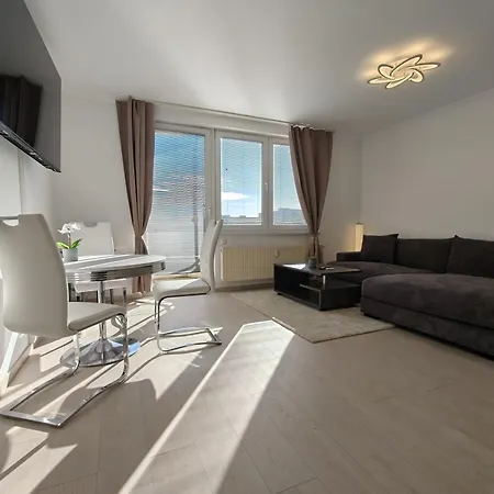 Bliss Place, Komfort Mit 2 Zimmern Und Balkon In Toplage Apartment Magdeburg