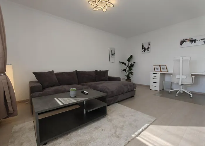 Bliss Place, Komfort Mit 2 Zimmern Und Balkon In Toplage * Magdeburgo